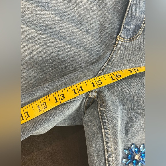 Rafaella Weekend Sequined Slimming Comfort Waist  Jean Bermuda Shorts 18W NWT - Picture 12 of 13